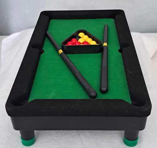 Barbie pool table - pool, cues